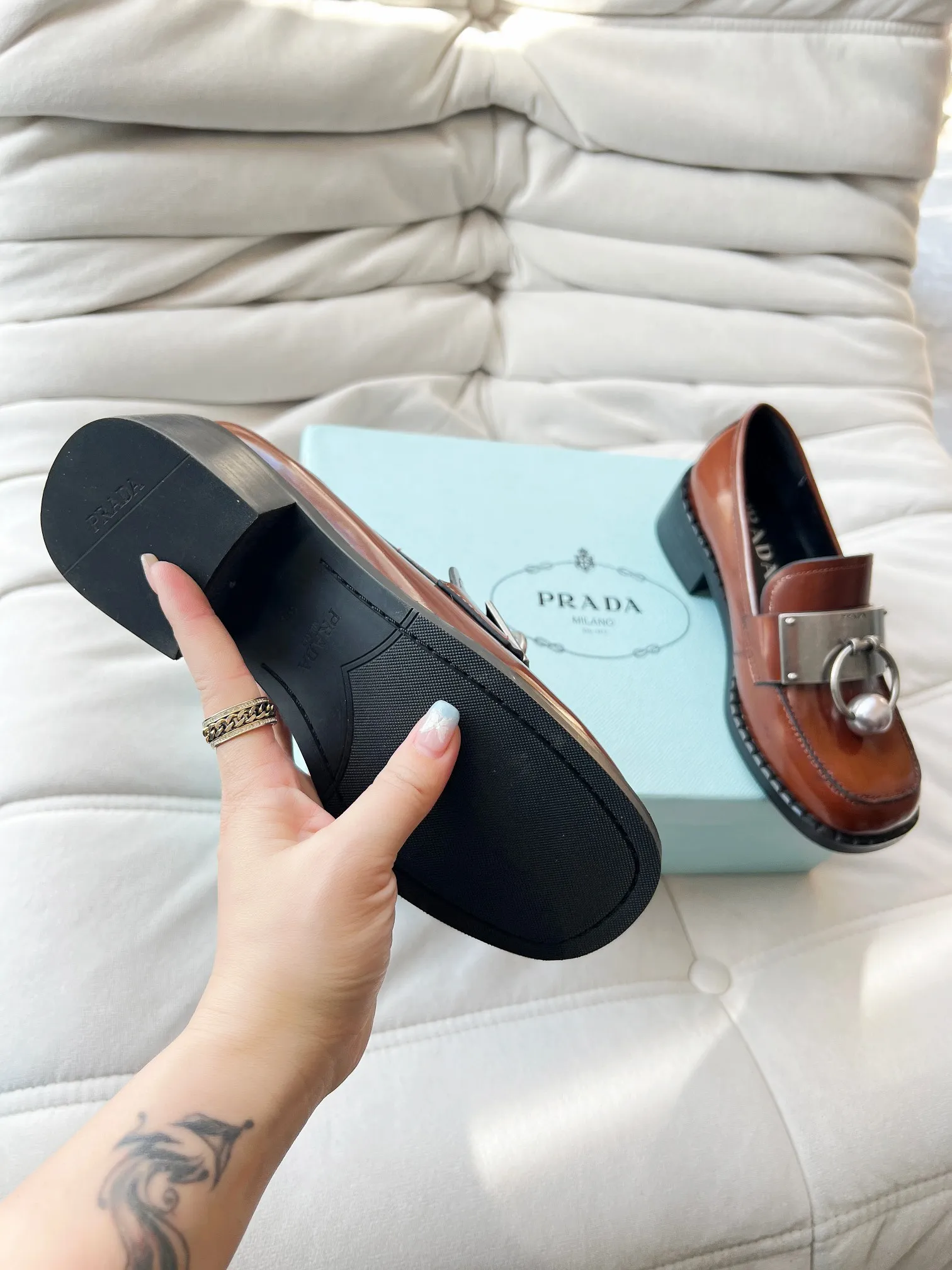 👟👟Ex-factory price 560👟👟 Prada’s new spring and summer women’s clothing｜Absolutely beautiful🥰Exception! Extra number! Anita will continue to update the latest SS25 catwalk pre-sale models, with novel logos as soul mates. Full of fun ~ Adhering to the trend-setting vane, you must believe in Prada's ability to capture fashion. 35-42 yards